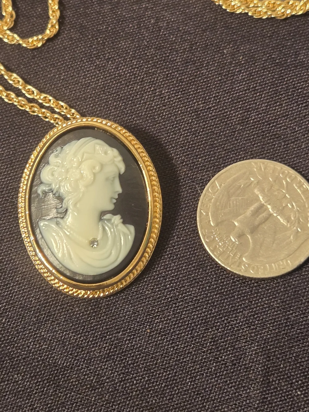 Vintage Cameo Necklace, brooch. 24